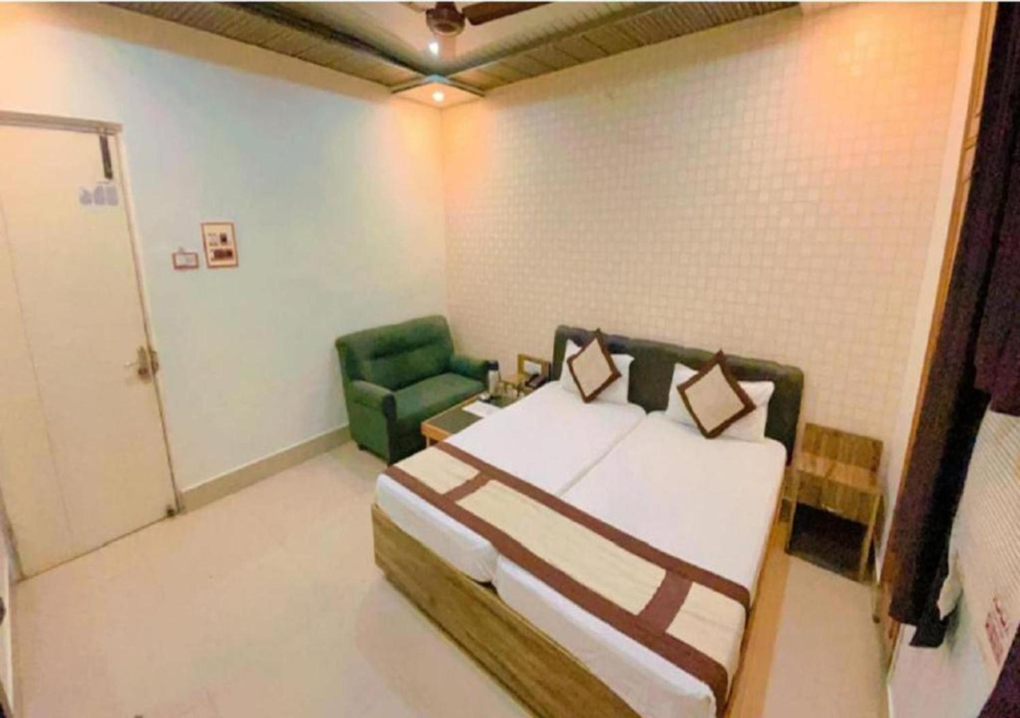 Grg R P International Patna Hotel Патна Екстериор снимка