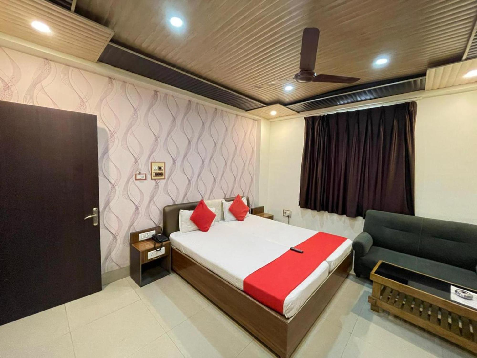 Grg R P International Patna Hotel Патна Екстериор снимка