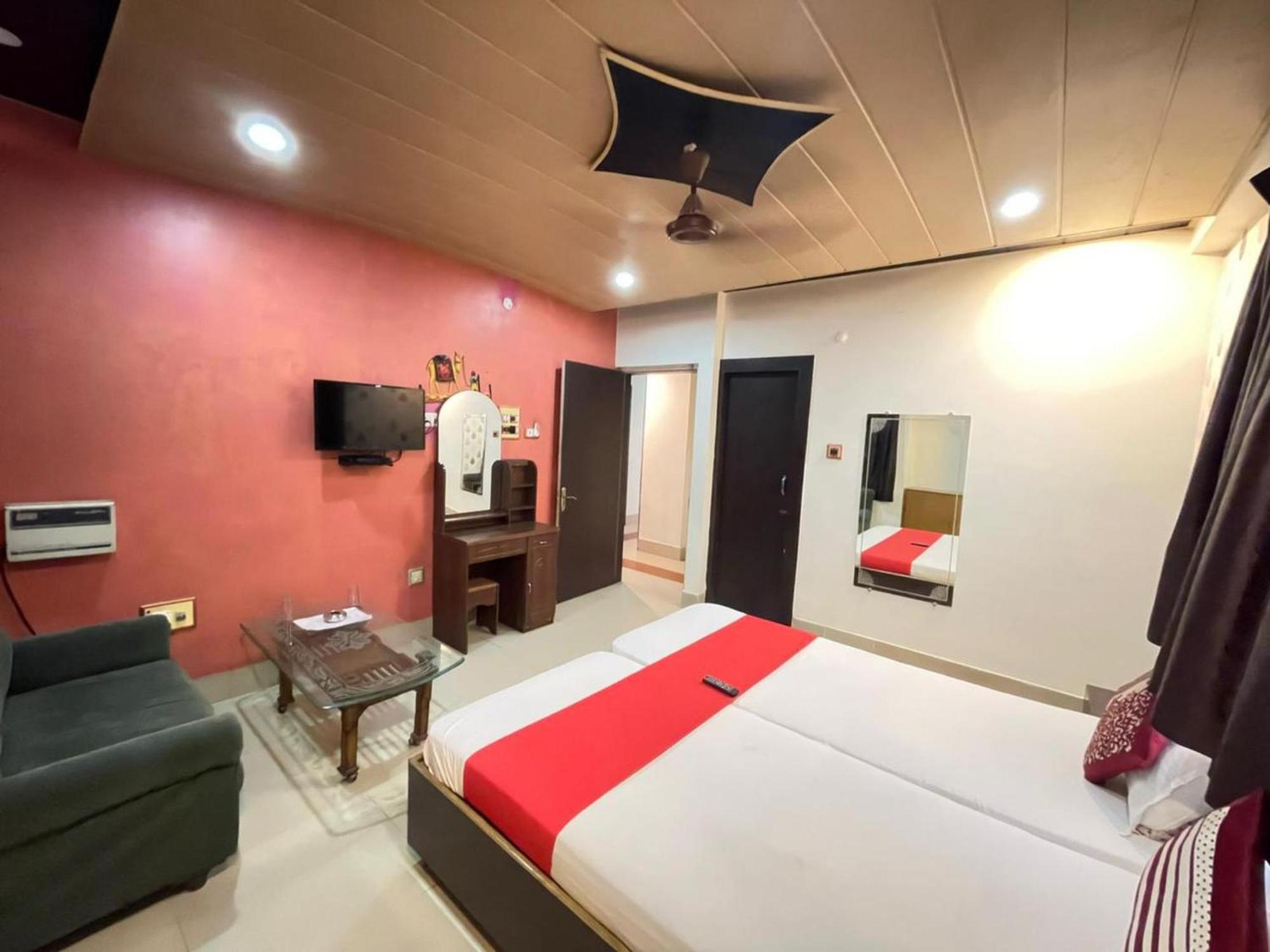 Grg R P International Patna Hotel Патна Екстериор снимка